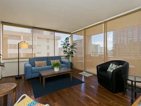 2410 Cleghorn St APT 1704, Honolulu, HI 96815