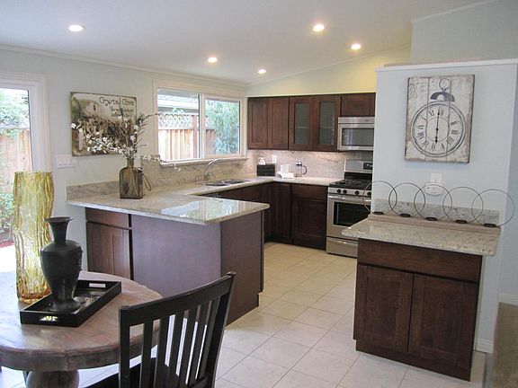 5th image of 820 Lakehaven Dr