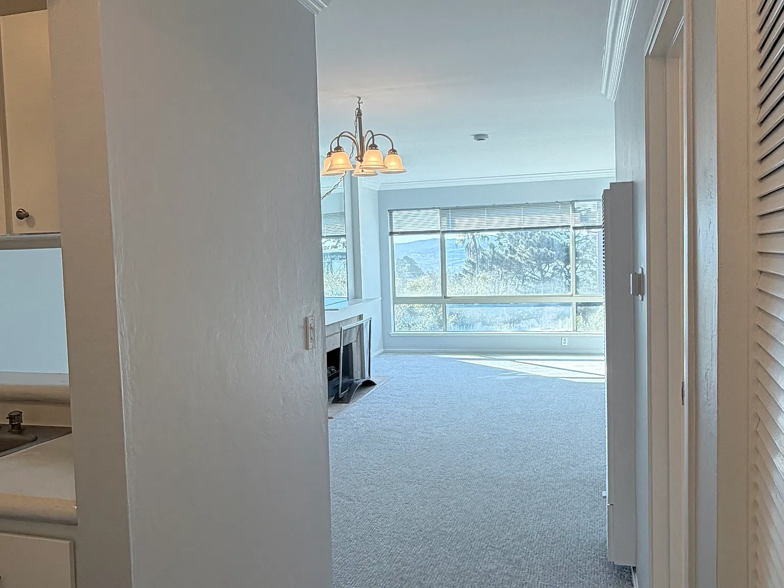 Studio, 592 sqft, $4,150 — Photo 3