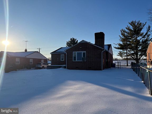 3rd image of 69 Baker St