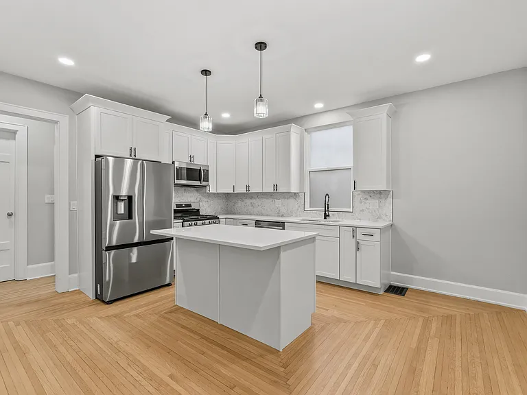 2978 Wardall Ave — Photo 10