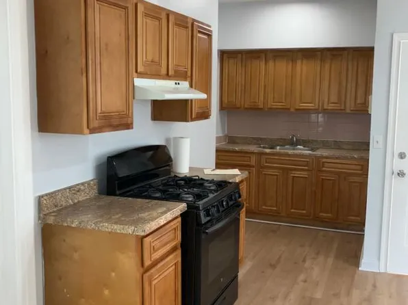 132 W 19th St, Bayonne, NJ 07002