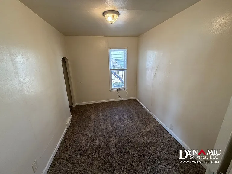 215 S Duluth Ave — Photo 13