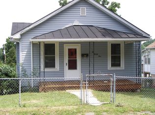 221 W Liberty St, Staunton, VA 24401