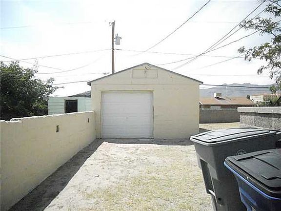 5th image of 1109 Chadbourne St