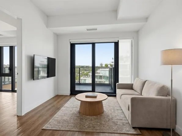 730 S 2nd Ave #1313, Calgary, AB T2P 1R8