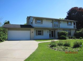 2195 Pilgrim Pkwy W, Brookfield, WI 53005