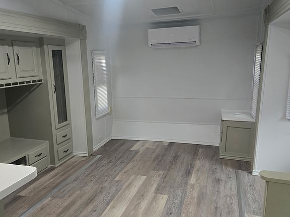 4th image of 9731 Us Highway 69 N Unit H