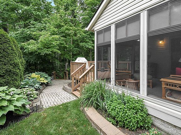 5th image of 7590 Asden Ct