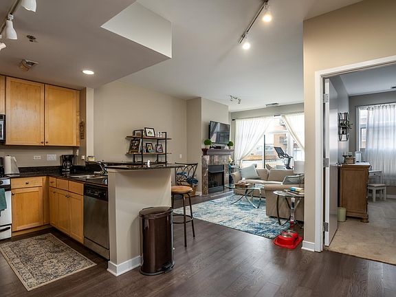 2nd image of 600 W Drummond Pl APT 314