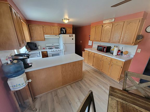 2nd image of 1808 N Shabbona St