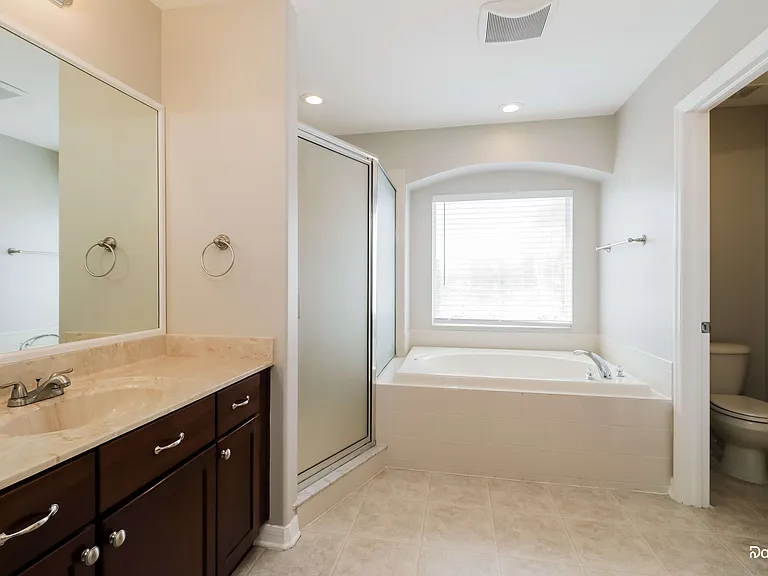 30630 Annadale Dr — Photo 7