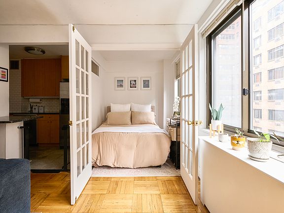 2nd image of 420 E 64th St APT E7k