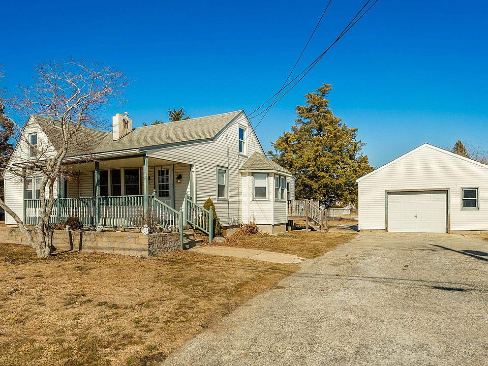 1st image of 23 W Greenwood Ave
