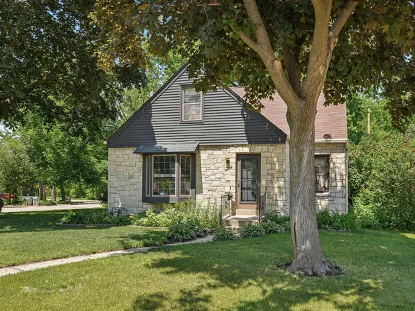 4630 W Cleveland AVENUE, Milwaukee, WI 53219