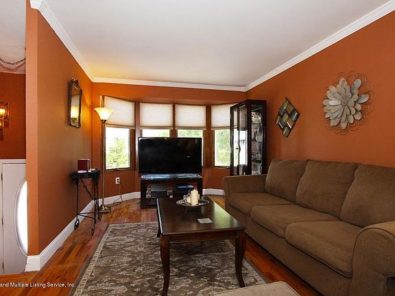 3rd image of 70 Longdale St