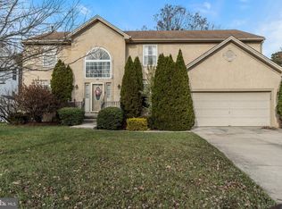 11 High Woods Ave, Sicklerville, NJ 08081