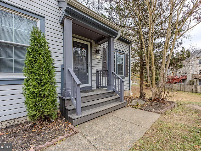 8200 Maple Ridge Ave — Photo 35