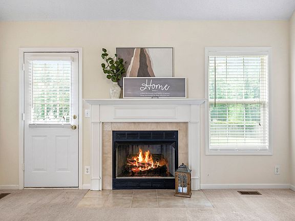 2nd image of 1580 Churchill Ct