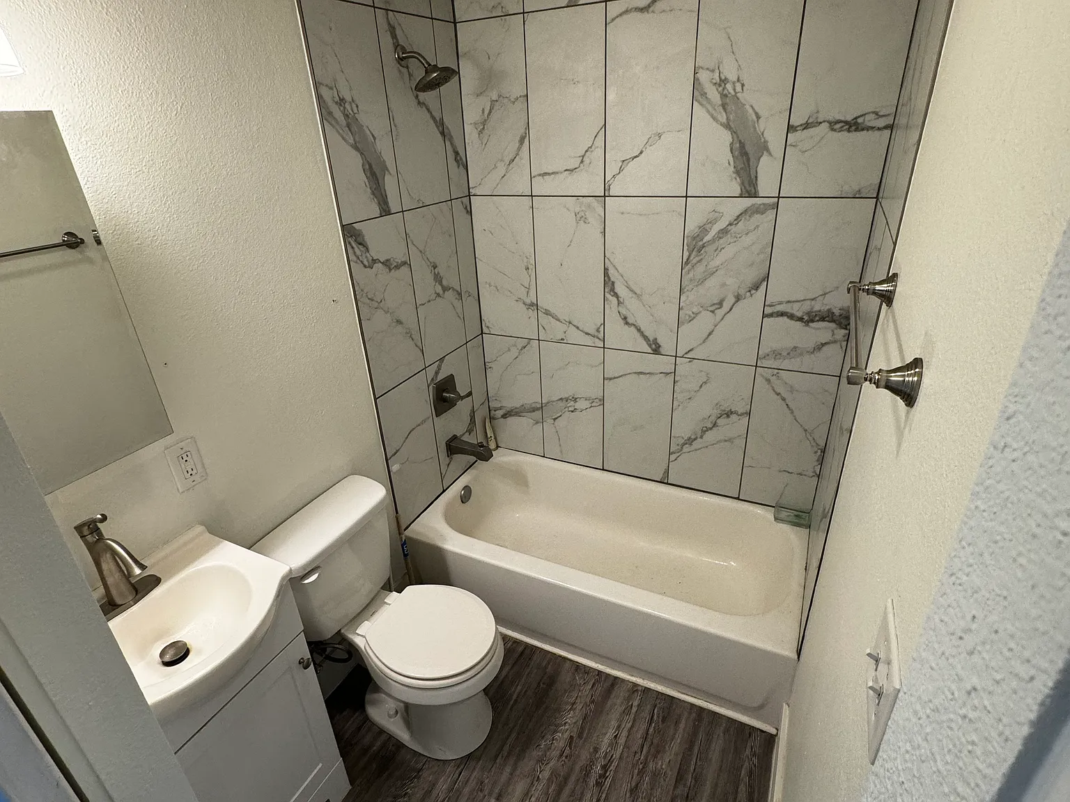 3 bed, 960 sqft, $1,800 — Photo 4