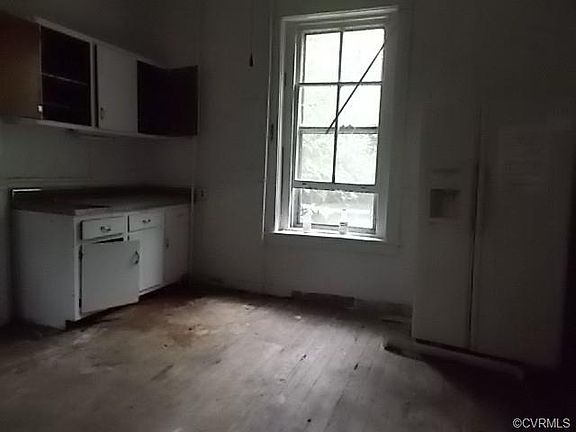 5th image of 3120 Porter St