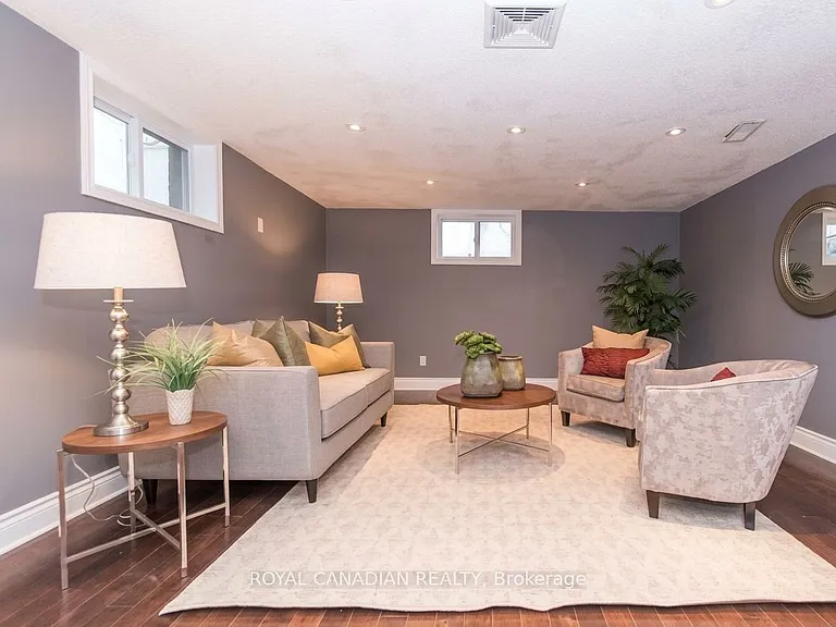 512 Bloor St E #BASEMENT — Photo 3