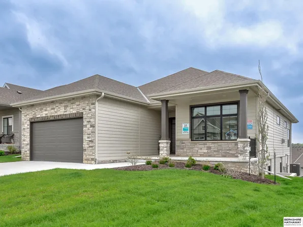 10610 S 126th Ct, Gretna, NE 68138