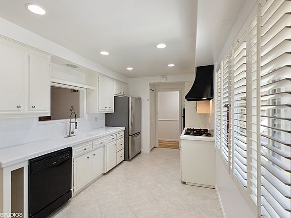 4th image of 8027 Moorcroft Ave