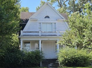 522 E Main St, Benton, IL 62812