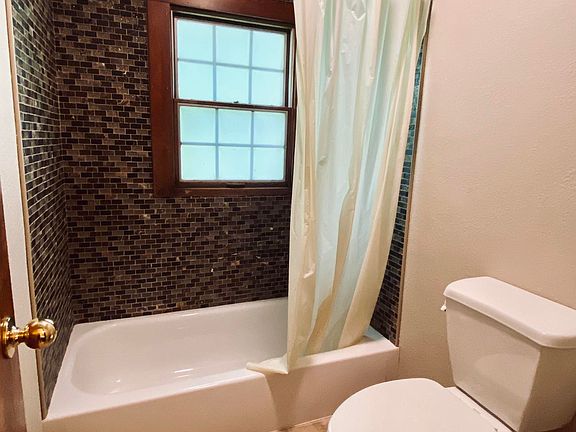 5th image of 1314E E Crestview Dr