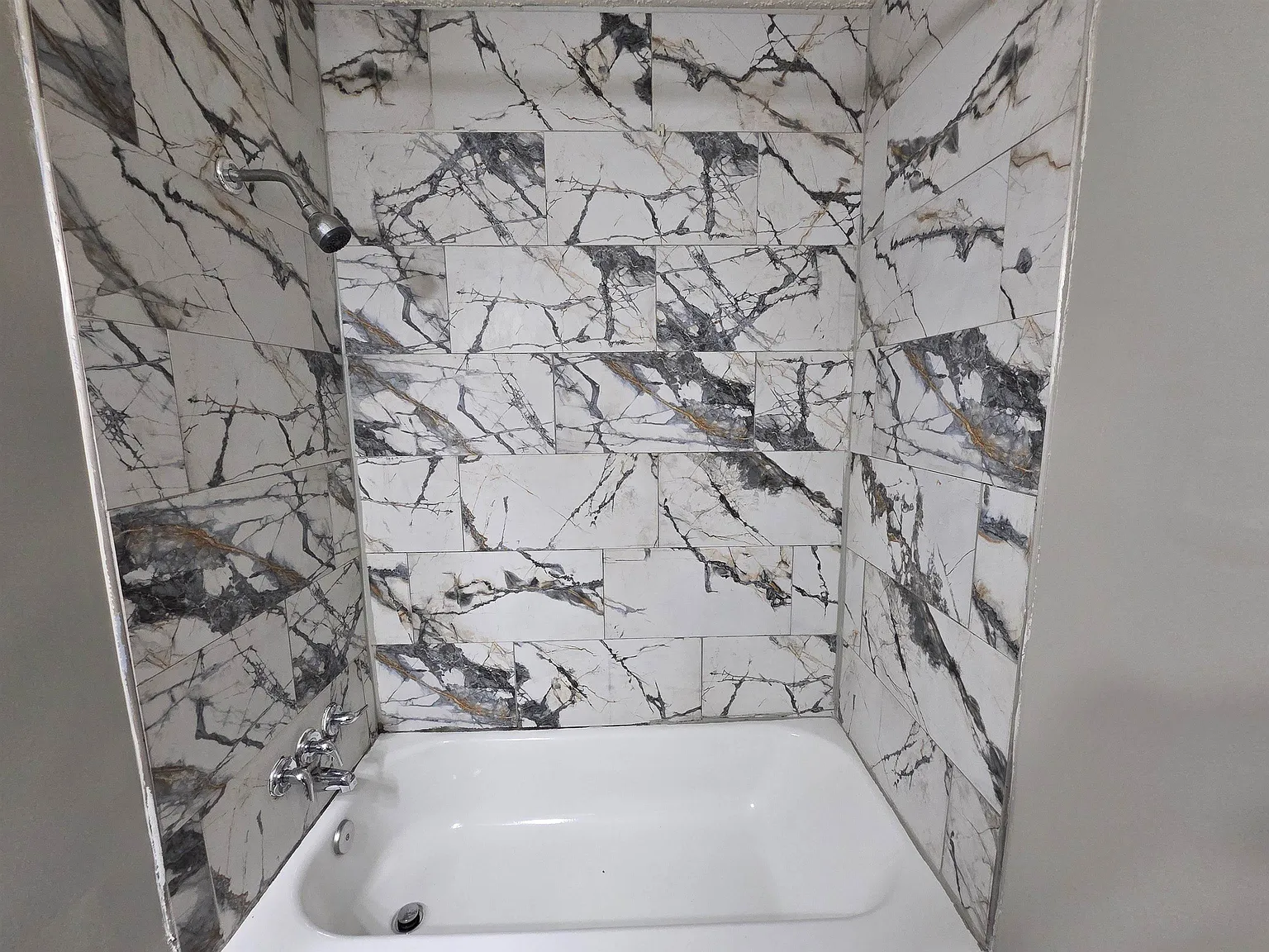 4 bed, 1.0 bath, 1252 sqft, $1,620 — Photo 4