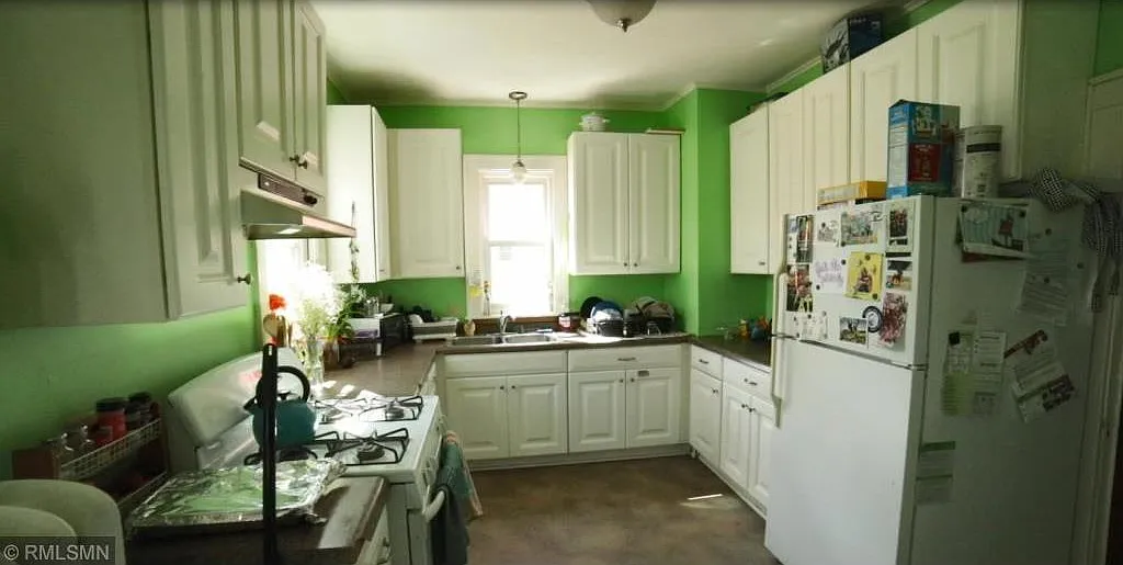 8 bed, 3871 sqft, $4,200 — Photo 4