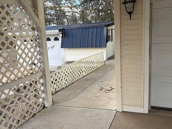 4th image of 1 E Lakeshore Dr