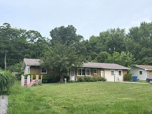3rd image of 1082 Louis Dr