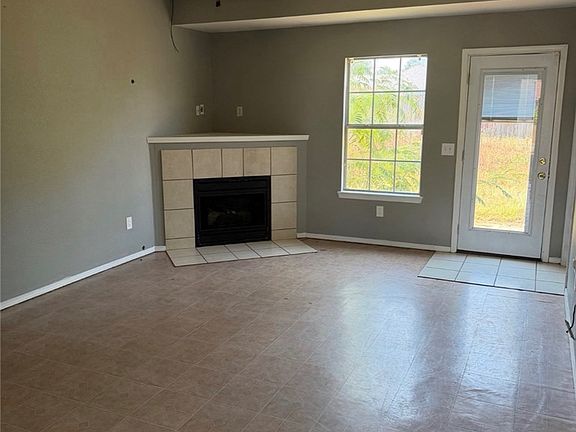 4th image of 1333 White River Rd