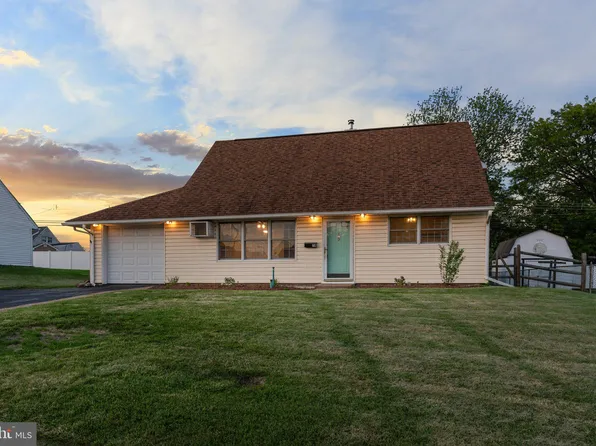 78 Cobalt Ridge Dr N #E, Levittown, PA 19057