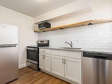 3rd image of 835 E Mithoff St #829