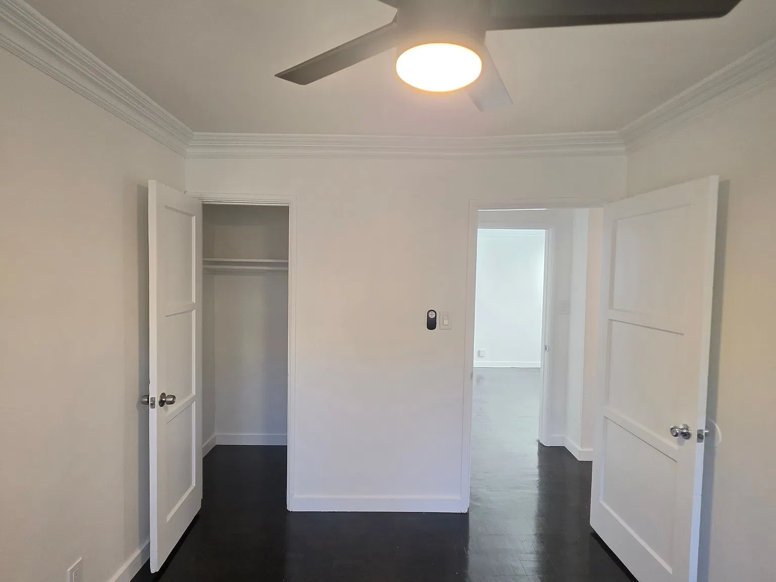 Hollywood 2 Bedroom 1 Bath — Photo 1