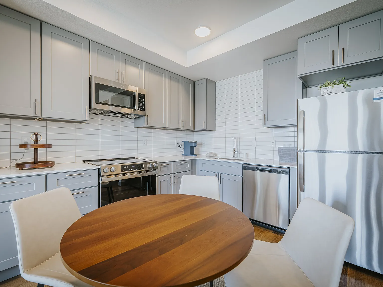 Grand Vista Apartments — Photo 3
