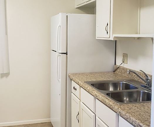 5th image of 7611 Sturgess Ave