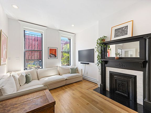 3rd image of 236 Lewis Ave