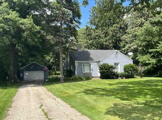 5708 Newburg Rd, Rockford, IL 61108