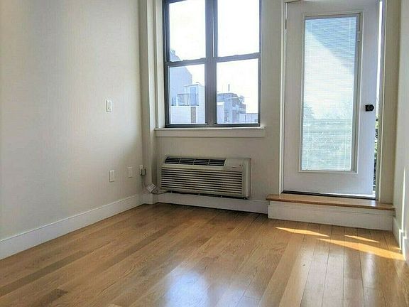 4th image of 1633 Dekalb Ave #302