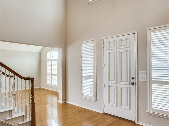 4th image of 8510 Indianola Dr