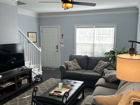3rd image of 101 Woodlake Dr #407