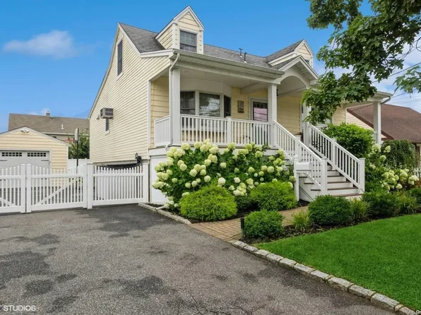 2551 Woodland Avenue, Wantagh, NY 11793
