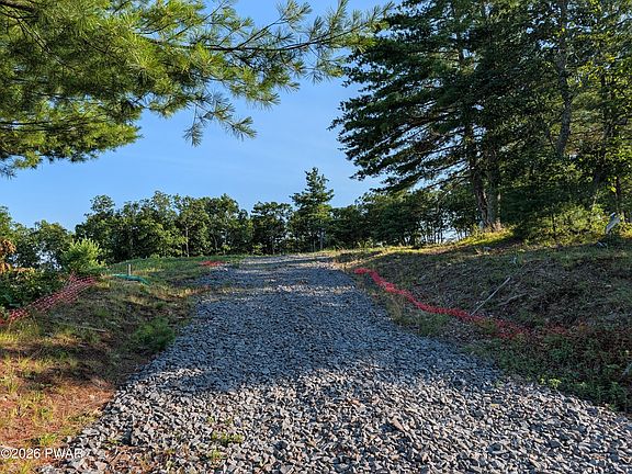 4th image of 59 Skyline Dr