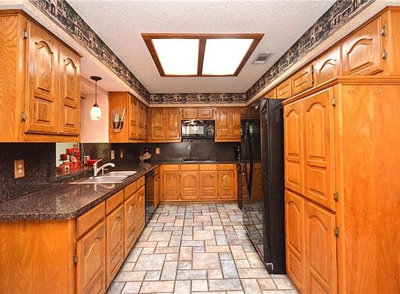 5th image of 100 Redman Ln