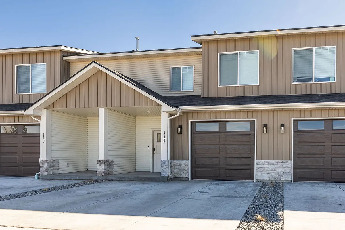 Building Photo - 1106 Home Run Ave