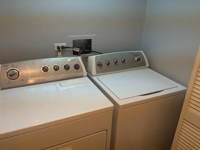 Washer/Dryer in Unit